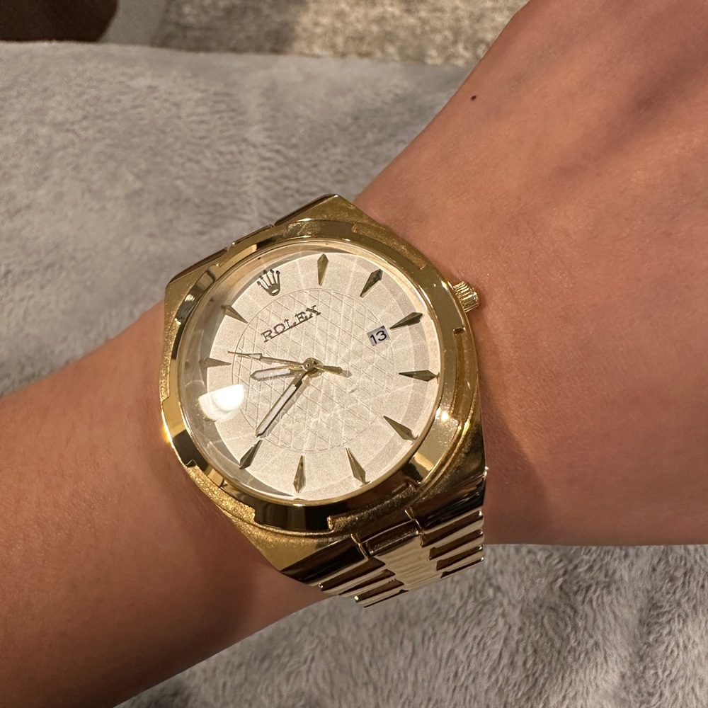 Unauthentic Rolex watch. Unisex